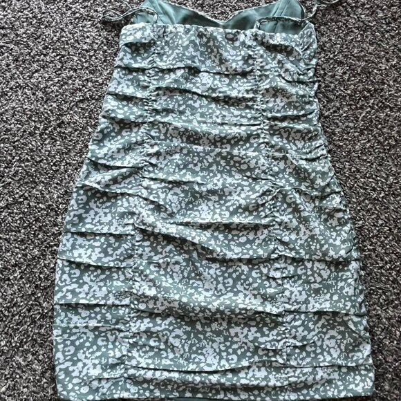Abercrombie & Fitch Green And White Floral Small mini dress adjustable straps - Picture 6 of 7